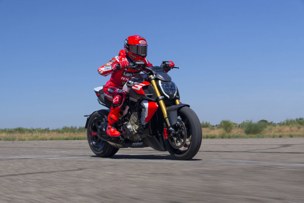 2025 Sep 18 600 pm DUCATI 11 TNPH