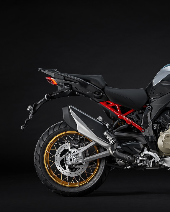 2025 Oct 11 600 pm DUCATI 1 TNPH