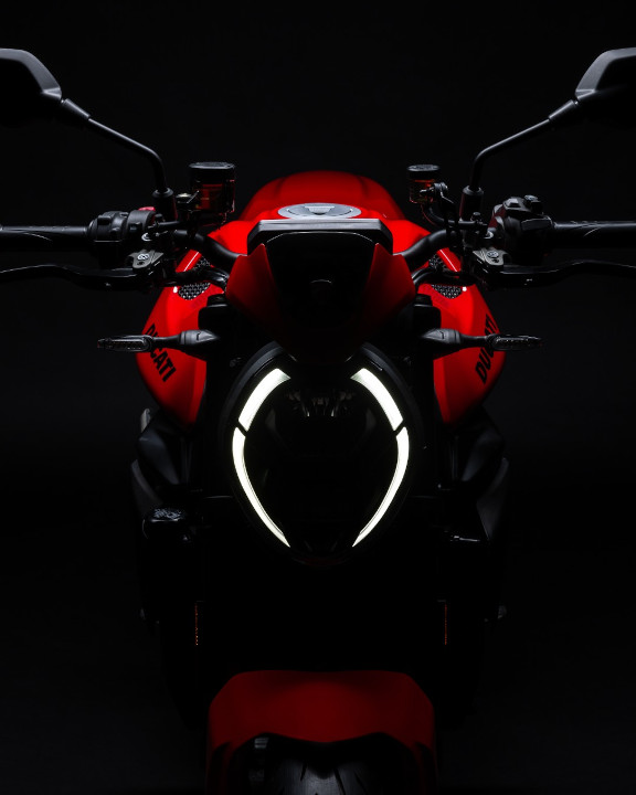 2025 Oct 26 600 pm DUCATI 2 TNPH