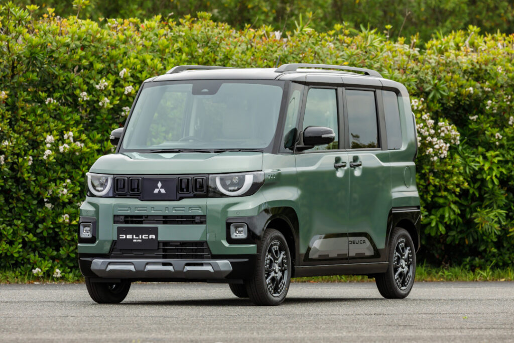 2025 Oct 29 1200 pm MITSUBISHI 2 TNPH