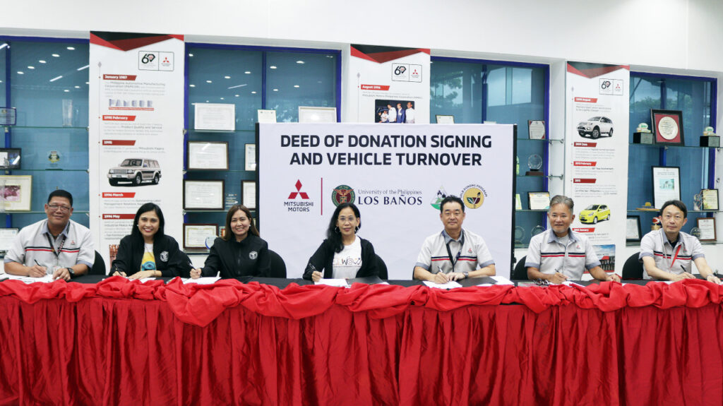 Oct 1 1200 pm MITSUBISHI 4 TNPH