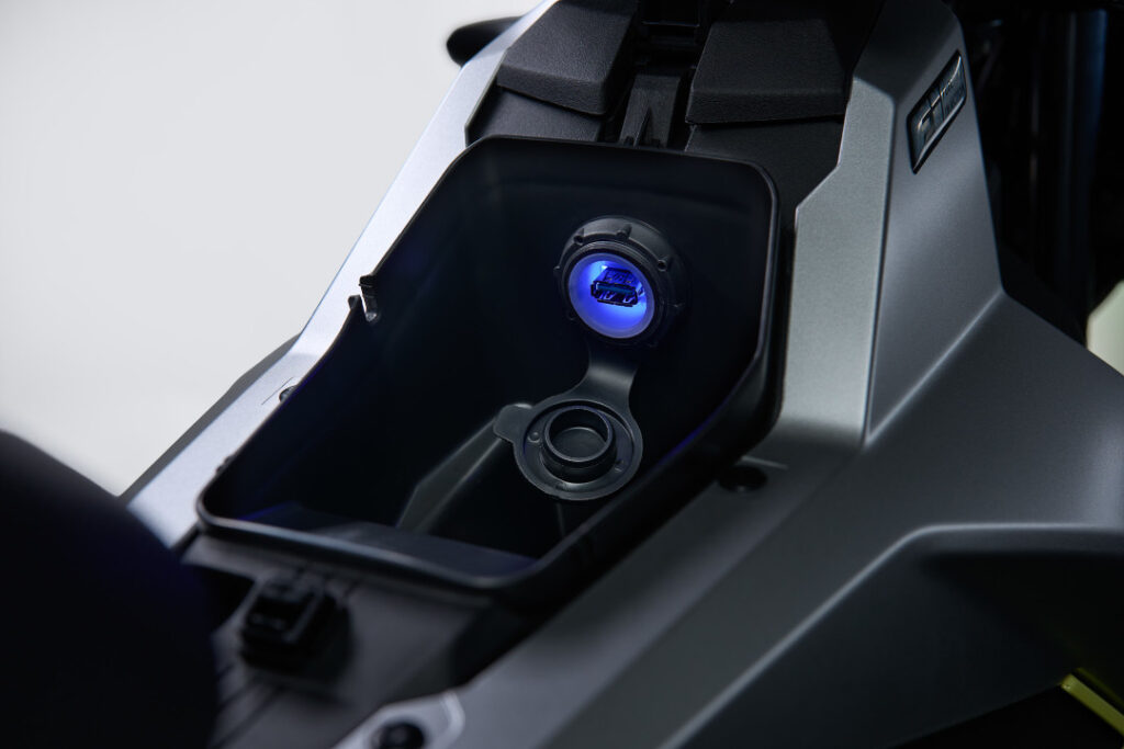 2025 Nov 12 1200 pm SUZUKI 11 TNPH