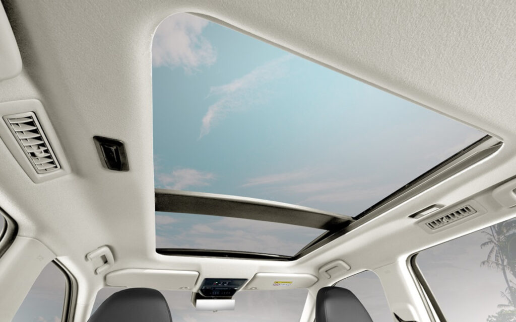 2025 Nov 20 1000 am MITSUBISHI 15 TNPH