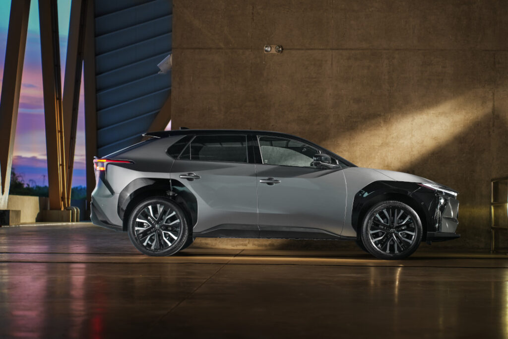 2025 Dec 13 600 am TOYOTA 2 TNPH