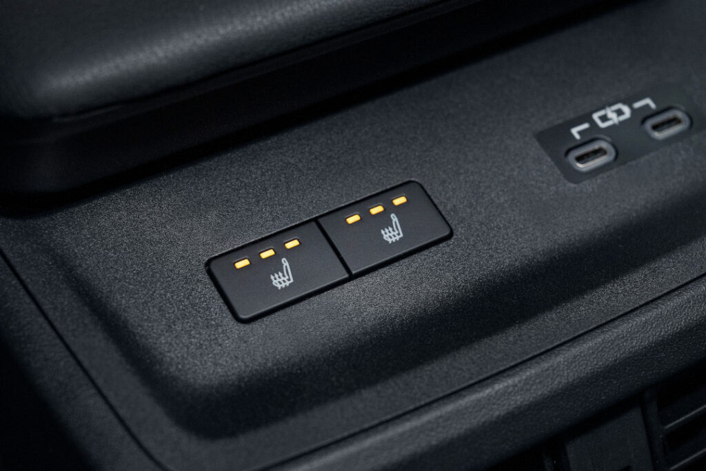 2025 Dec 13 600 am TOYOTA 4 TNPH