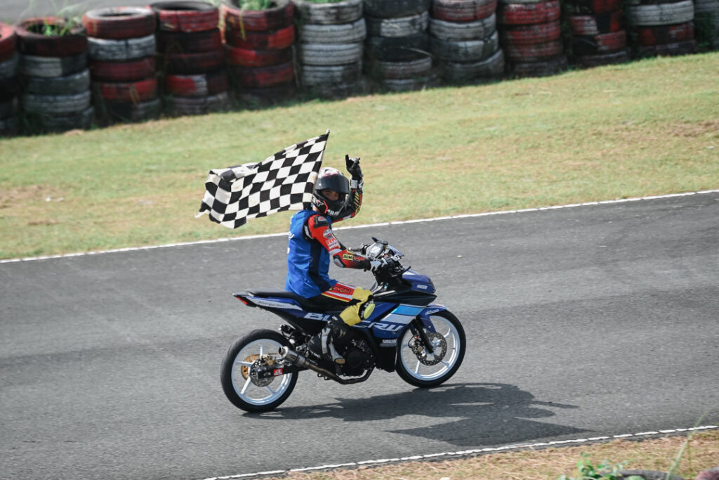 2025 Dec 21 600 pm YAMAHA 21 TNPH