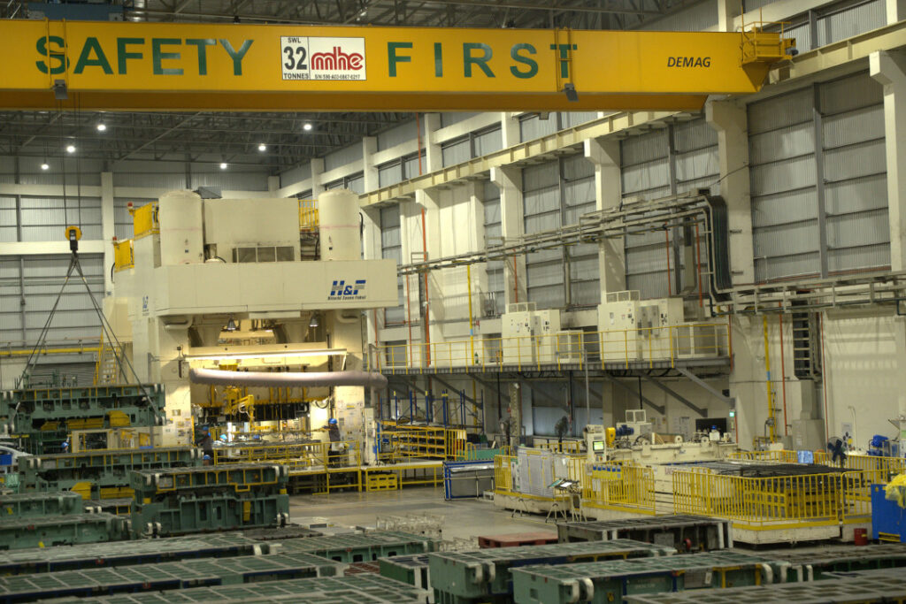 2026 Apr 6 600 am MITSUBISHI 3 TNPH