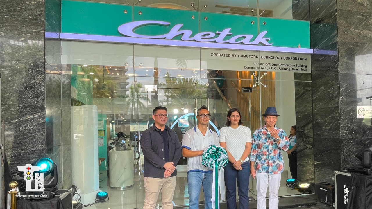 CHETAK ELECTRIC SCOOTER LAUNCHES FLAGSHIP STORE