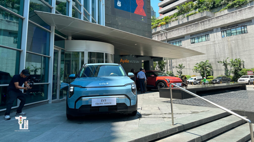 Kia EV3 Philippines showing its 17-inch alloy wheels and sleek tiger-nose grille.
