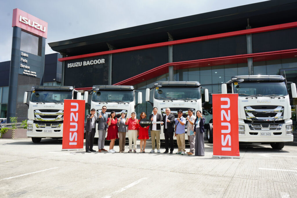 Isuzu heavy-duty tractor heads 1