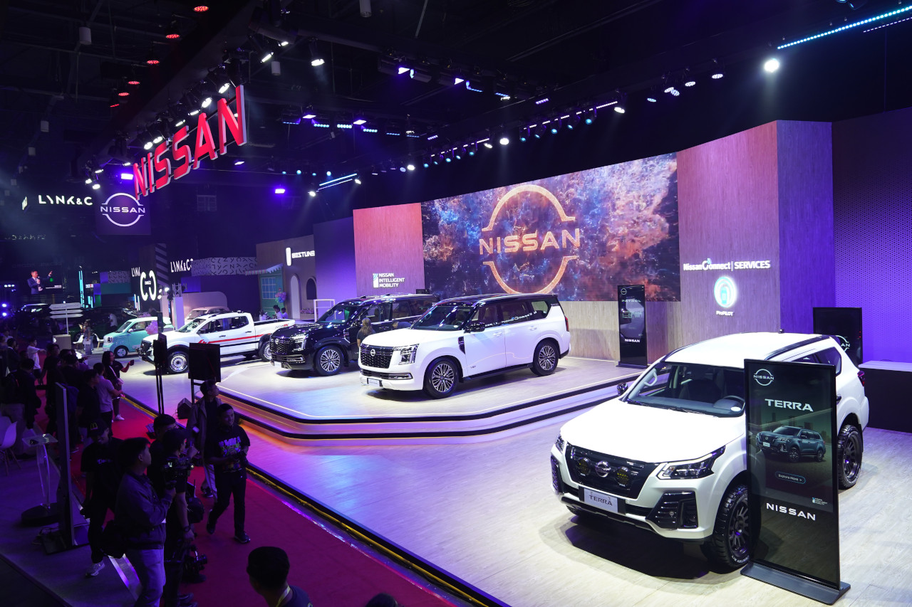 Nissan Powers into Top 3!