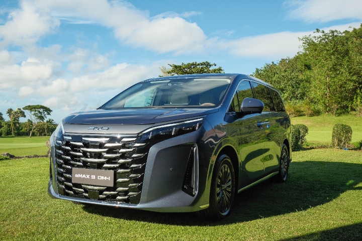 BYD eMAX 9 DM-i: Redefining Luxury Electric Mobility