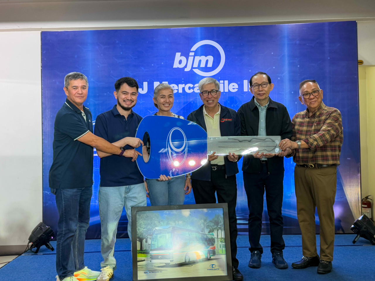 BJ Mercantile Debuts THACO Sleeper Buses