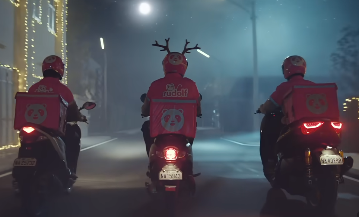 Pink Reindeers Spread Pasko Cheer